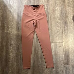 High-Waisted Women's Leggings - Brown